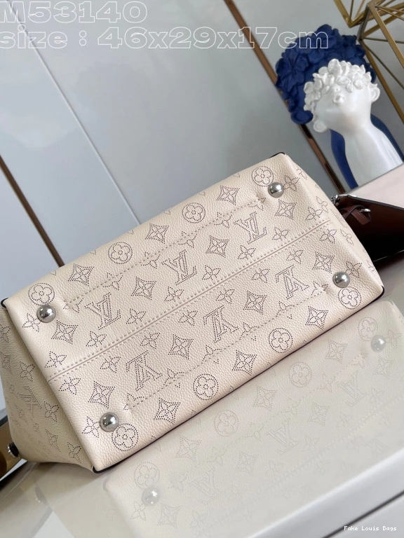 Rep ladies LOUIS 17CM x VUITTON HINA-46 x 29.5 0820